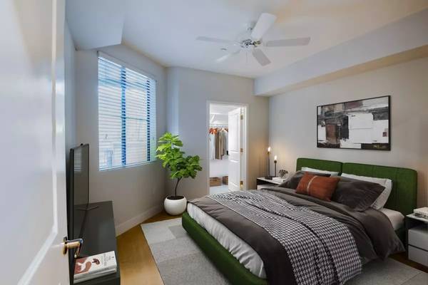 $4,241 / 3 habitaciones - 1630 pies cuadrados - ¡Hermosas vistas desde tu nuevo hogar de 3 habitaciones y 3 baños! ¡1630 pies cuadrados! (Tempe - Tempe Beach Park)63623923132035122