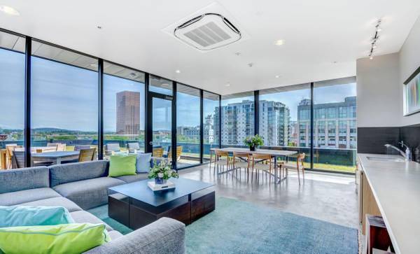 $1,710 / 1br - 660ft2 - In Unit Washer & Dryer, Stainless Steel Appliances, Storage Units (The Pearl District)63820795593729121