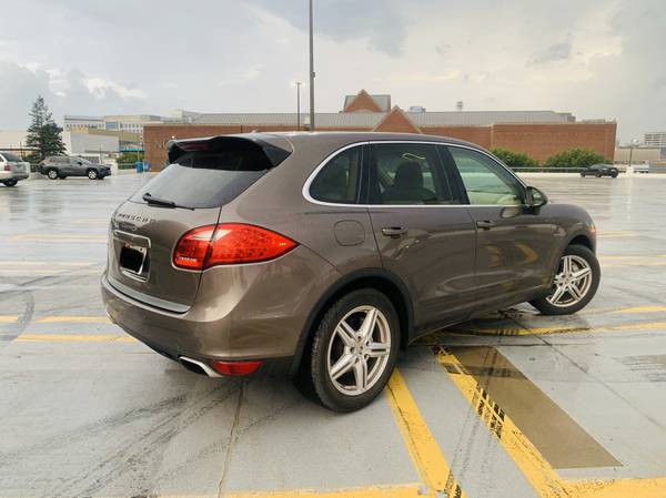2011 Porsche Cayenne, 3.0 Supercharge, Moonroof - $10,500 (Lorton)63616506870657123