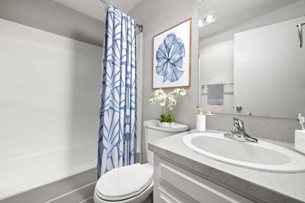 $1,595 / 2 hab. - 930 pies² - Viviendas impecables de 1-2 hab. con balcón privado e interiores lujosos (4 Corners)63660478684163122