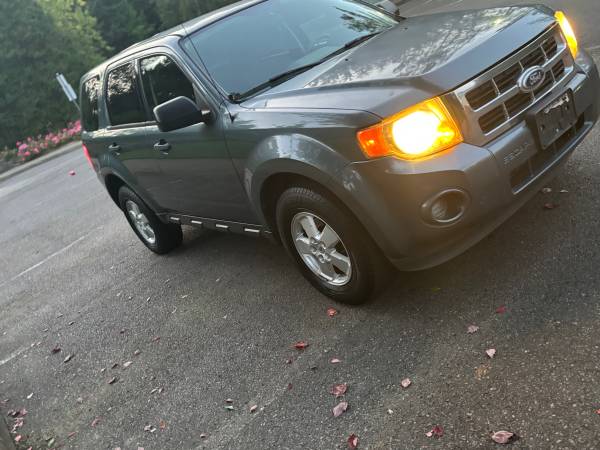 2010 Ford Escape - $2,800 (Beaverton)63435419834497121