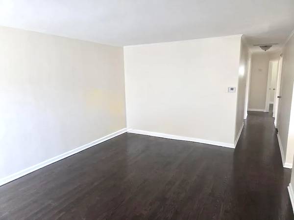 $2,300 / 3br - - Excellent Block Longwood Manor Three Bedroom Home - NO SECURITY (Off 97th Green Ave.)63918532451586121