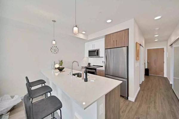 $2,338 / 1 hab - 712 pies² - ¡Amplio y cómodo apartamento de 712 pies cuadrados, 1 habitación, 1 baño! ¡Ahora disponible para visitar! (Kirkland)63688607924483120