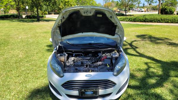 2017 FORD FIESTA SEDAN EN VENTA $3000 EN EFECTIVO - $3,00063479481198721121