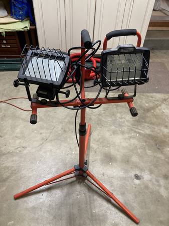 CRAFTSMAN HALOGEN LAMP 1