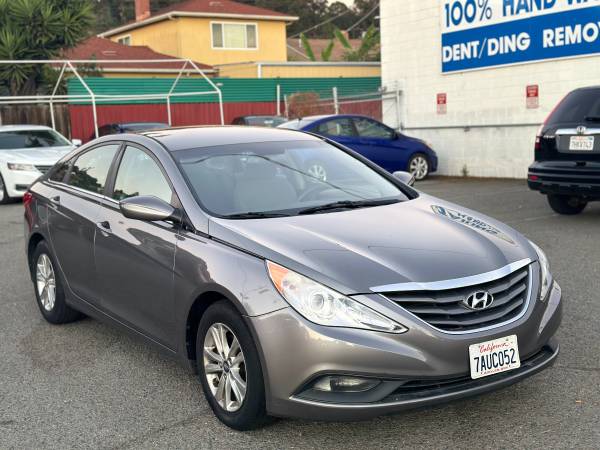 Sedán Hyundai Sonata GLS 2013 con sistema ECO activo. ¡Precio especial! - $8,200 (hayward / castro valley)63613001368963121
