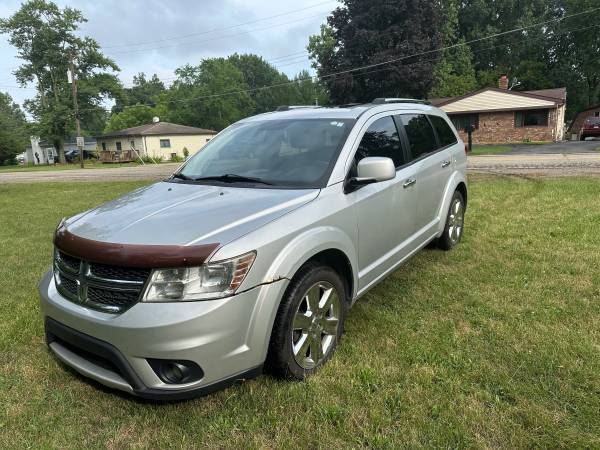 2012 Dodge Journey RT AWD Asientos de tercera fila - $3,500 (Sterling Heights)63622120757505124