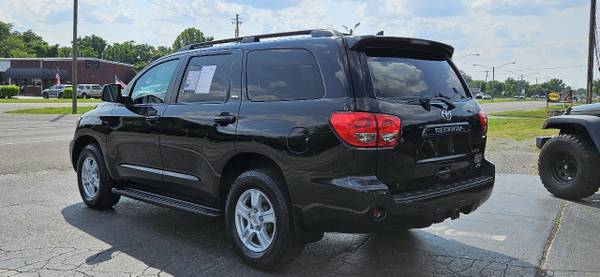 2014 Toyota Sequoia 4WD 5.7L FFV SR5 (Natl) - $16,500 (1634 NW Broad St Murfreesboro, TN 37129)63621532113153124