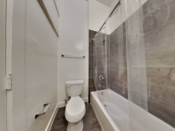 $1,895 / 1br - 1 MONTH FREE! Easy Access to Highways, Transit, & Local Hotspots! (oakland downtown)63873332651265124