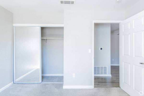 $1,499 / 1br - 569ft2 - Spacious 1 bedroom with washer and dryer! Move In Today $1000 off move (Sacramento)64043495869569124