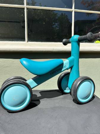 Bicicleta de equilibrio 12-24 meses - $15 (Berkeley)63470436798723122