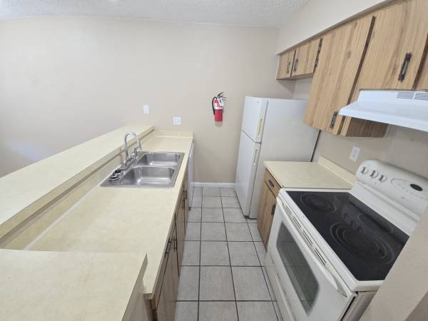 1-Bed 1-Bath Duplex Unit for Rent in Winter Haven 1
