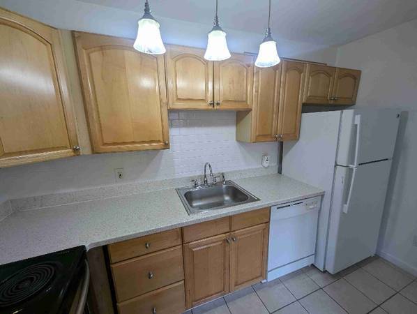 Recently Updated 1-Bedroom, 1-Bath Apartment 700 Sq Ft 1