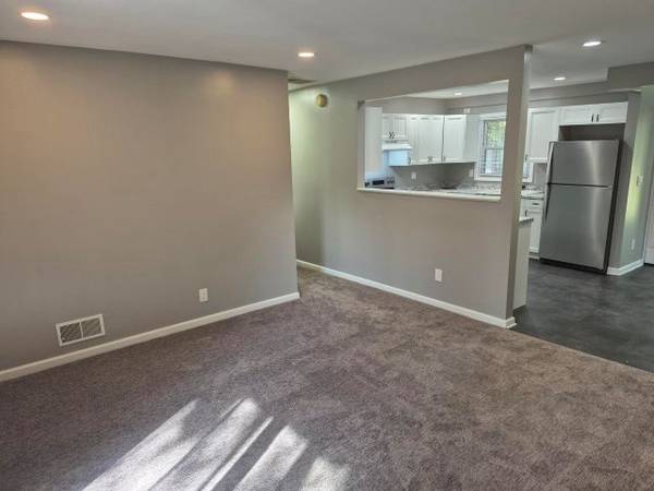 $1,895 / 2br - 1040ft2 - Sharp and clean ranch with updated bathroom and kitchen in Clarkston (Clarkston)63937877630083122