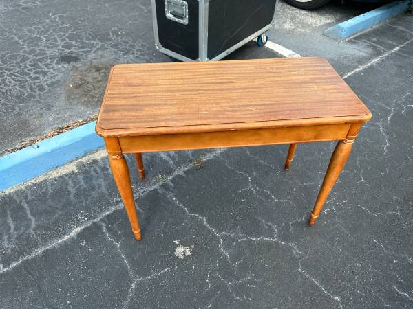 Hammond B-3 Maple wood Bench 1