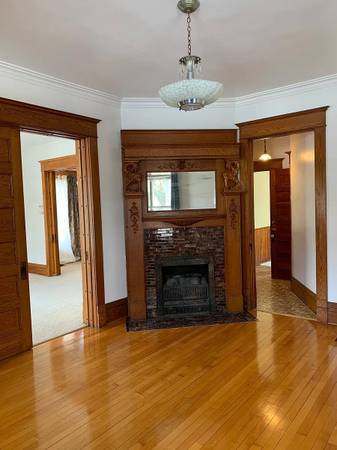 $875 / 1br - 950ft2 - 1st Floor in Nice house. Good Location (Oshkosh)63845969078659123