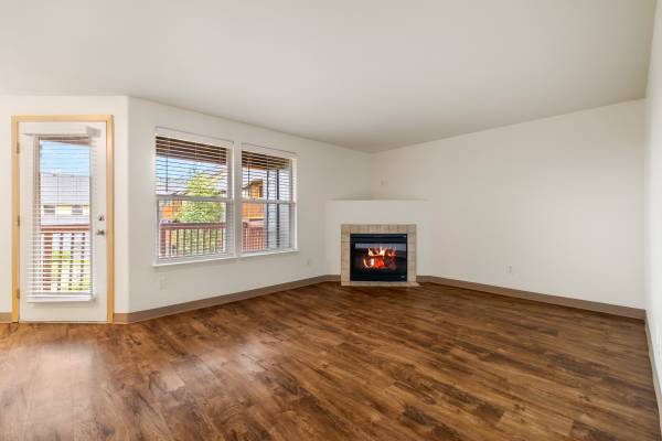 $1,795 / 2br - 933ft2 - 2 BED, 2 BATH @ PILOT BUTTE // WE LOVE DOGS! // 1ST FLOOR! (2020 NE Linnea Drive Bend, Oregon)63839292669187121