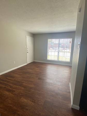 $1,059 / 2br - 1294ft2 - Controlled Access, 2bd 1.5ba, Located in Baytown (3400 Shady Hill Dr, Baytown, TX)63924043521027124