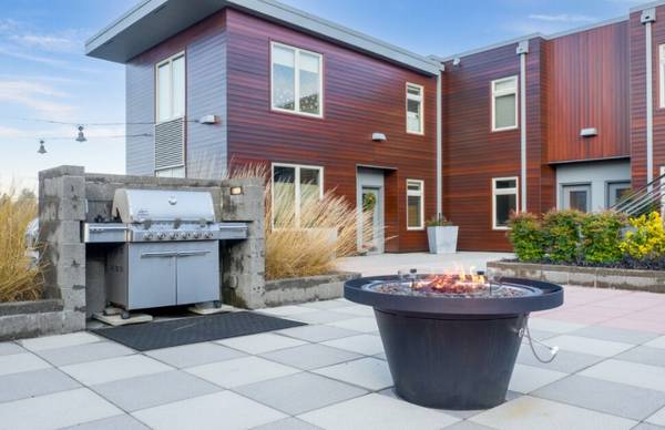 $1,933 / 1br - 698ft2 - Come See For Yourself! This Community is Wonderful! Dreamy One Bedroom (NE Portland, PDX, Grant Park, Hollywood)63777293510401121