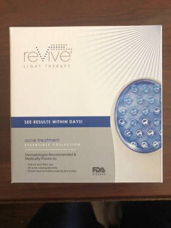 New reVive Essentials Acne System - Acne Light treatment 1