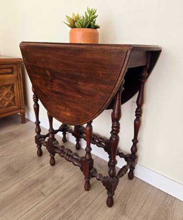 Antique Solid Walnut Oval Gateleg Dining Table Or Console Table (Deliv 1