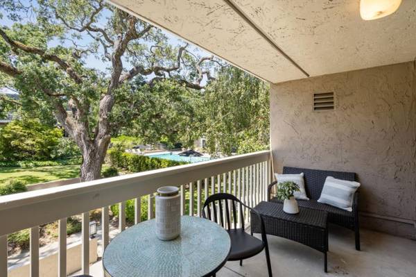 $2,299 / 1br - 739ft2 - 🌸Furnished 1BED Menlo Park condo near the Stanford campus + Parking👍 (palo alto)63946803625986120