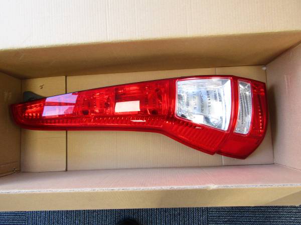 Driver side tail light for 2010 Honda CR-V 1