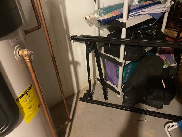 Queen size metal bed frame 1