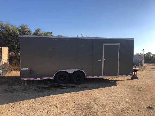 Remolque de carga con dirección este desde Palm Desert (Anza CA)63658067282433121