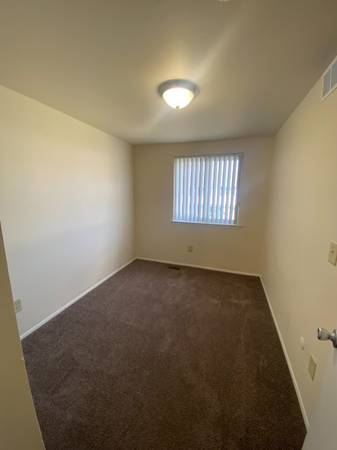 $1,195 / 2br - Best Deal In Town! (Taylor)63926726373634123
