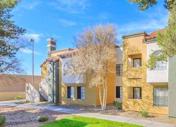 $1,135 / 2br - 1070ft2 - 2/BD, Playground, Fireplace63859501856897123