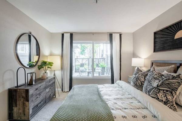 $3,894 / 2br - 950ft2 - Package Lockers, Onsite Dog Park, Onsite Management (sunnyvale)63664185597569120