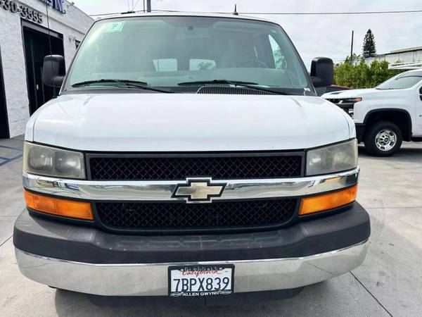 2013 CHEVROLET EXPRESS 2500 PASSENGER ** LOW MILES ** - $22,900 (PACOIMA)63615897020801121