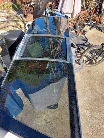 86 FORD BACK WINDOW / W SLIDER 1