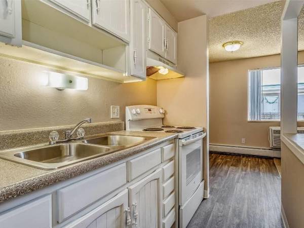 $1,499 / 2br - 940ft2 - Elevator, Public Transportation, Laundry Facility, Carpeting (Brighton)63973357887490124