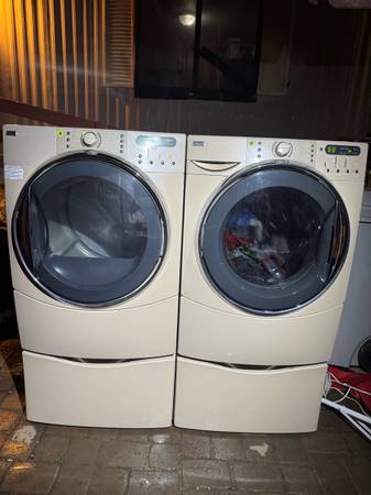 Kenmore Washer and Dryer Set Electric 1
