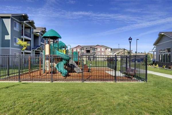 $1,270 / 2br - Full-Size Washer & Dryer, Breakfast Bar, Ceiling Fans (10913 W 6th Ave, Airway Heights, WA)63969874892291120