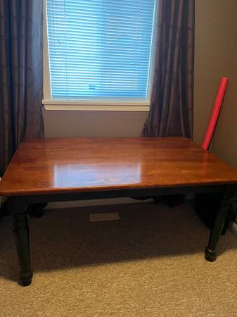 Real Wood Table with 5 Chairs No Pressboard 1