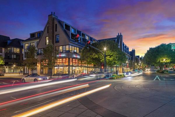 $1,399 / 1br - 600ft2 - Top Floor One Bedroom! Don't Miss Out! (Lake Oswego)63831327390083120
