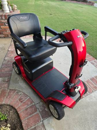Pride Mobility Scooter Victory 9 - Runs Great 1