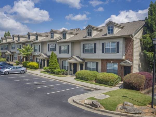 $1,655 / 2br - 1152ft2 - Rent Credit Reporting Service, Washer/Dryer, Pool (3507 REDWINE ROAD, ATLANTA, GA)63964126493954122