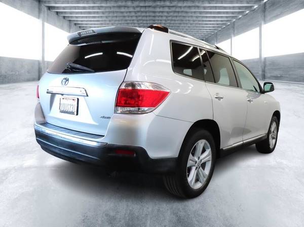 2011 Toyota Highlander 4x4 4WD Limited SUV - $12,499 (Escondido Auto Super Center)63440496614147122