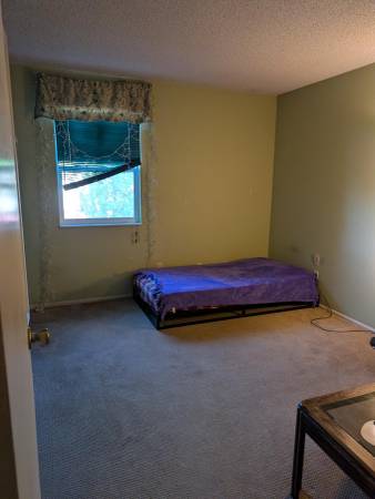 Private room, shared bath in 4-bdrm house 1