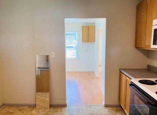 $1,150 / 2br - Stunning updated 2-bedroom 1-bathroom home located! (Benton City, WA)63803292088193123