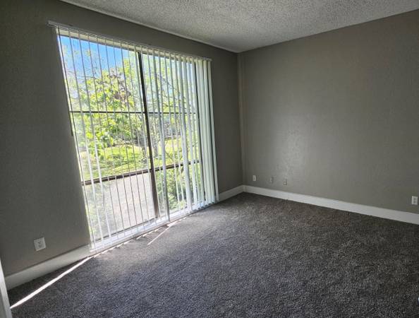$750 / 1br - 612ft2 - Hard Surface Flooring, Window Coverings, Garage (7610 Skillman St, Dallas, TX)63796350769281122