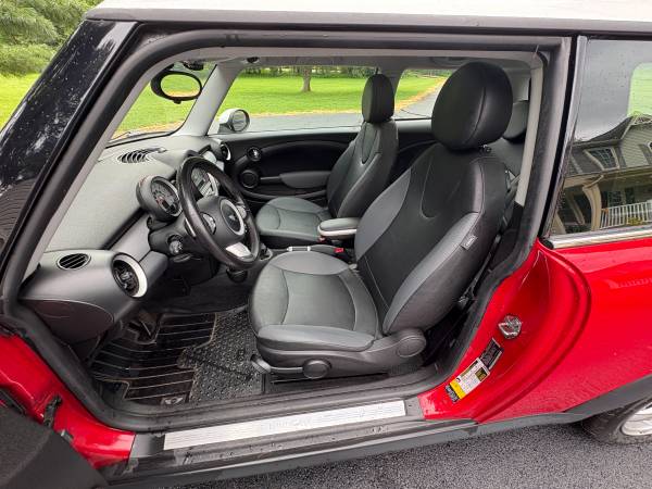 Mini Cooper 2009 - Automático, 115 mil millas, motor reemplazado a las 91 mil - $3,900 (GAITHERSBURG)63616226069505122
