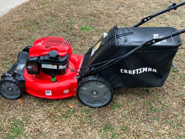 Craftsman M320 Rear Drive Lawn Mower 1