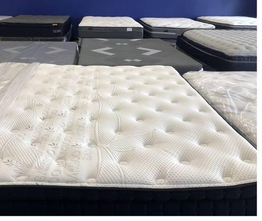 Clearing Mattresses Adjustable Base Brand New📍 1