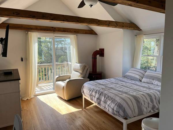 John’s Pond Beach Studio 1
