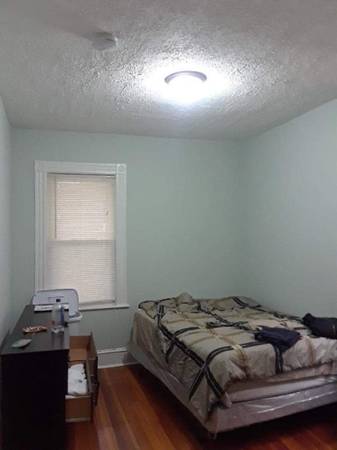 $900 / 3br - ROOM IN DORCHESTER AVAILABLE 11/1 (Dorchester)63951147450499121